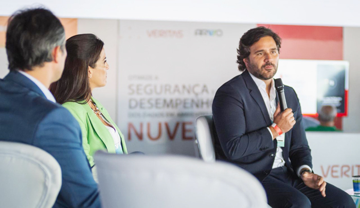 Rodrigo Novaes realiza palestra em evento
